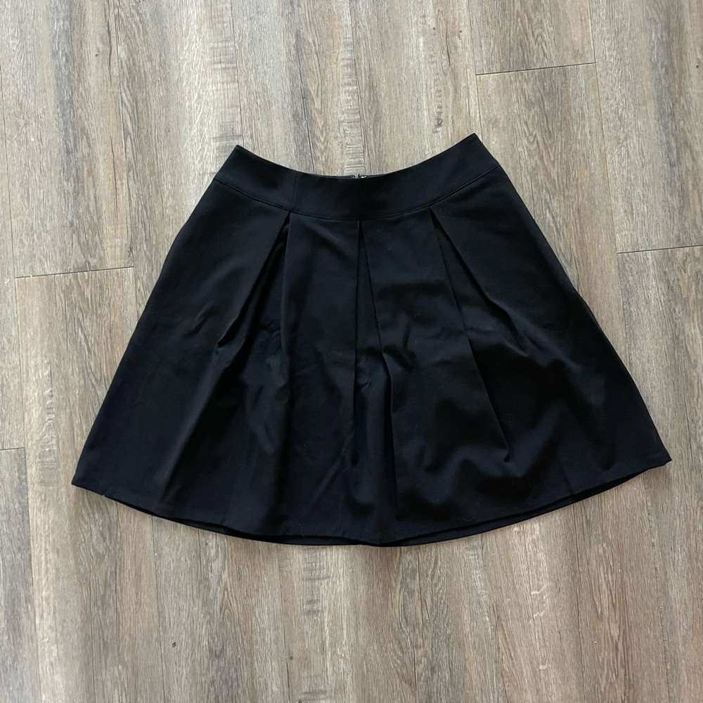 NWT Women’s Black Pleated Skirt Size 8 New York & Company